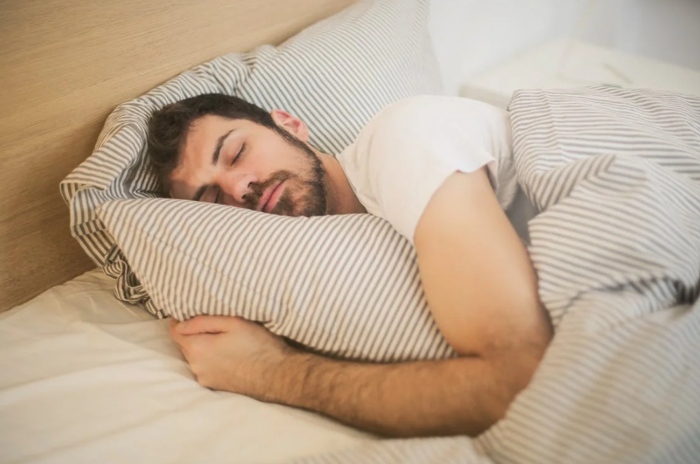 9 Practical Tips for Men to Achieve a Healthy Night’s Sleep